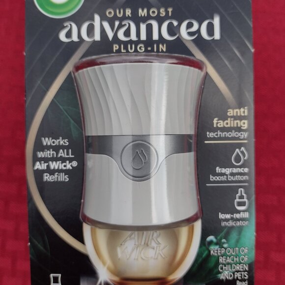 NEW Air Wick Plug-In Scented Oil Warmers – Set of 2 - Picture 3 of 6